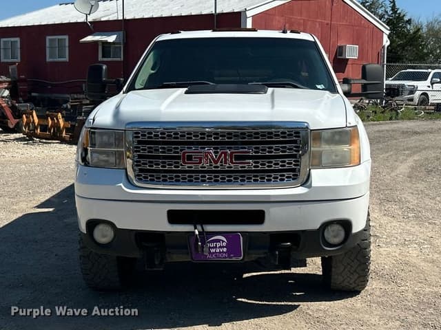 Image of GMC 2500HD equipment image 1