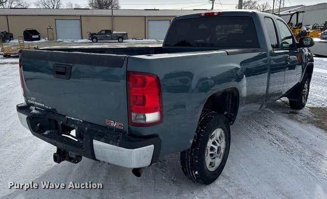 Image of GMC 2500HD equipment image 4