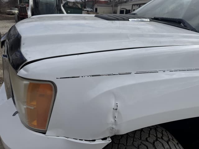 Image of GMC 2500HD equipment image 2