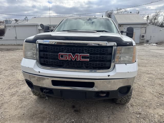 Image of GMC 2500HD equipment image 4