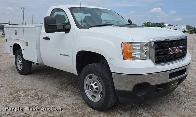 Image of GMC 2500HD equipment image 2