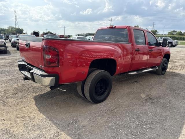 Image of GMC 3500HD equipment image 4