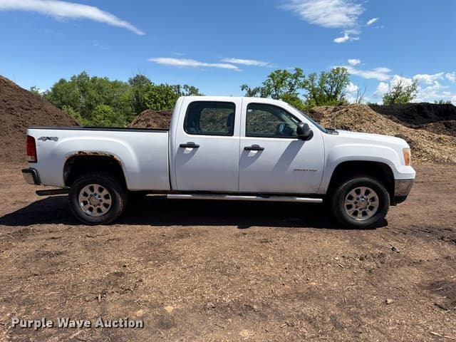 Image of GMC 3500HD equipment image 3