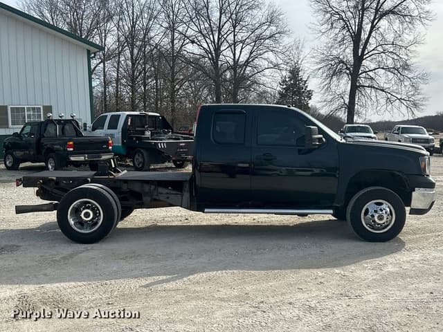 Image of GMC 3500HD equipment image 3