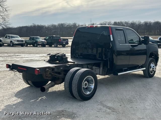 Image of GMC 3500HD equipment image 4