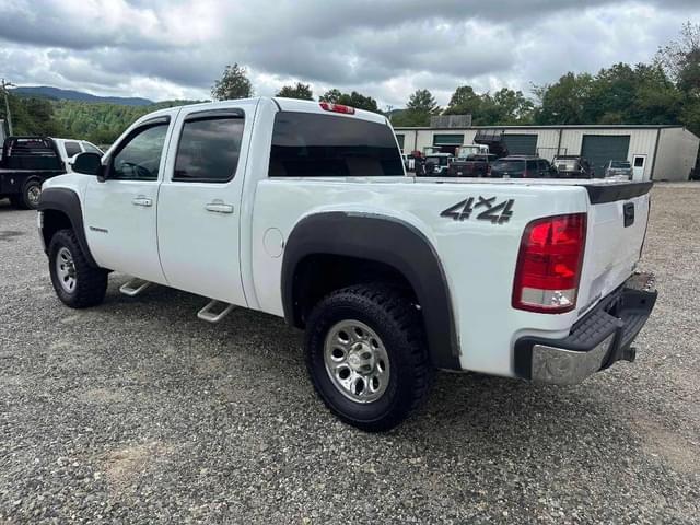 Image of GMC Sierra equipment image 3