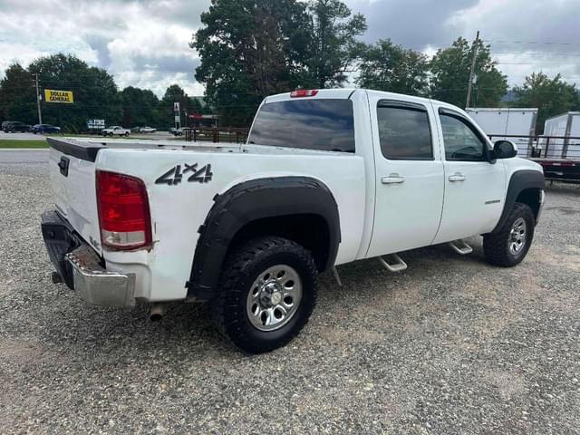 Image of GMC Sierra equipment image 2