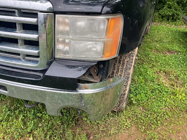 Image of GMC Sierra equipment image 3