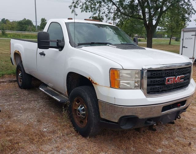 Image of GMC Sierra equipment image 1