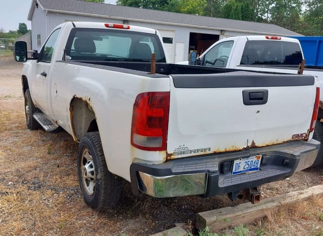 Image of GMC Sierra equipment image 4