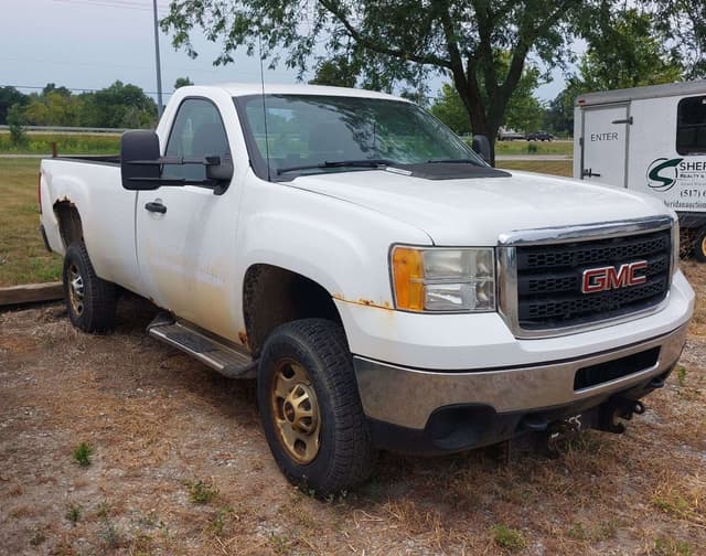 Image of GMC Sierra equipment image 1