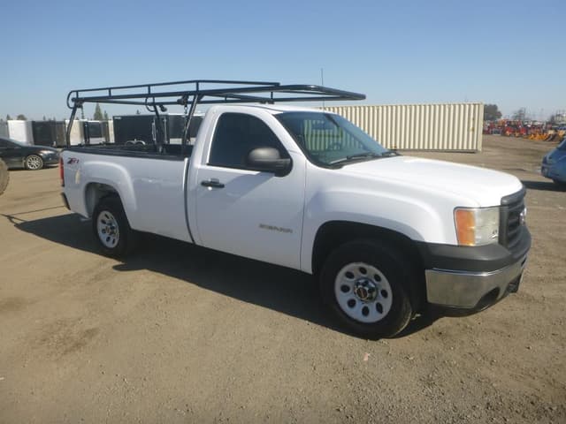 Image of GMC Sierra equipment image 1