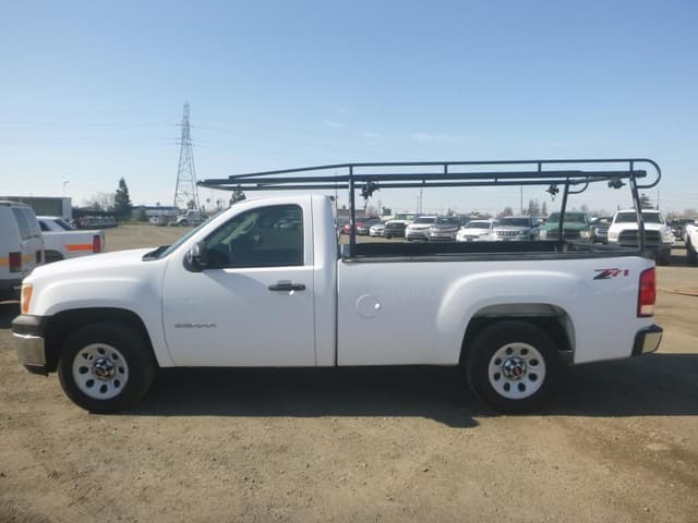 Image of GMC Sierra equipment image 4