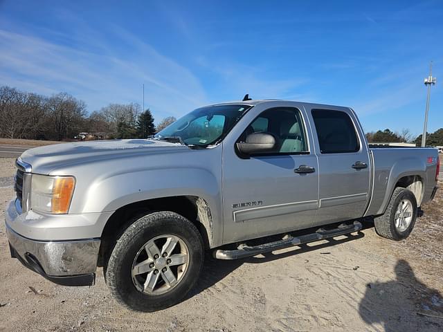 Image of GMC Sierra equipment image 2