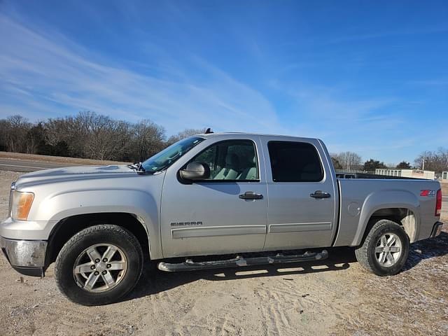 Image of GMC Sierra equipment image 3