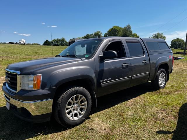 Image of GMC Sierra equipment image 3