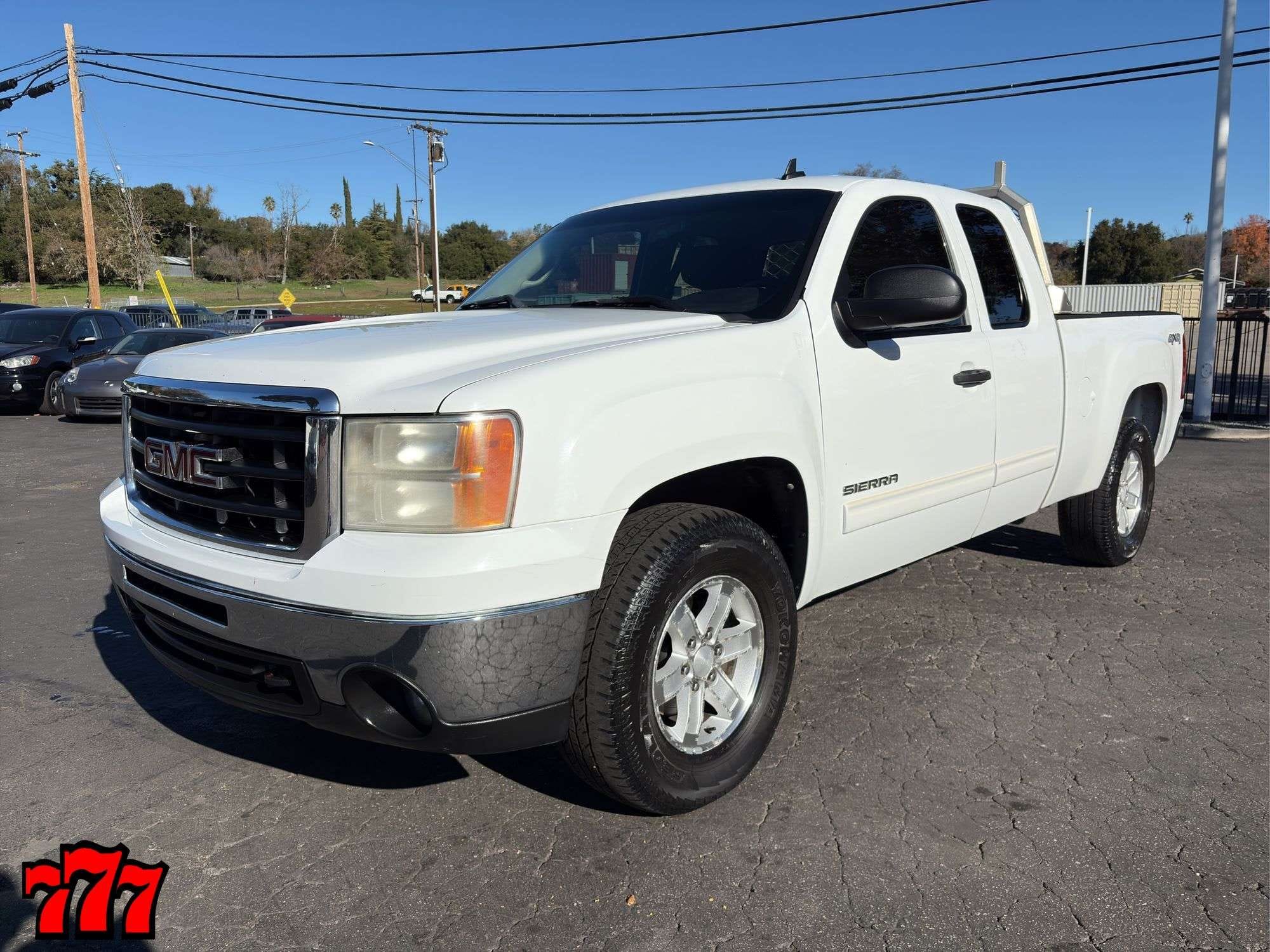 2011 GMC 1500 Equipment Image0