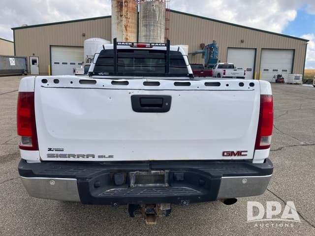 Image of GMC 2500HD equipment image 3