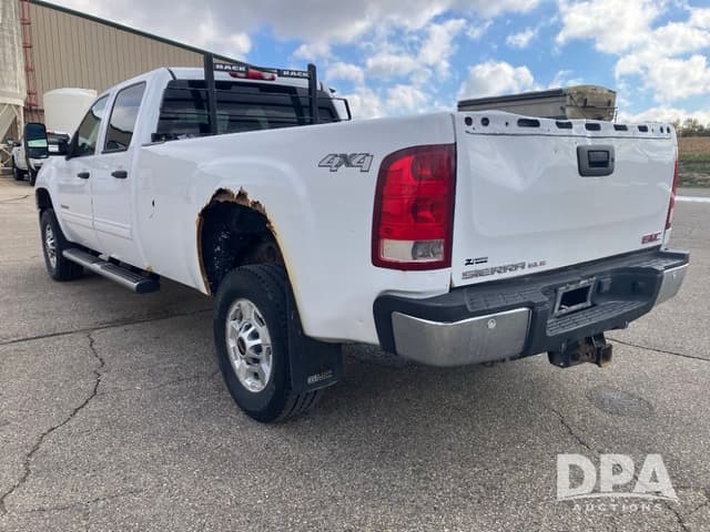 Image of GMC 2500HD equipment image 4