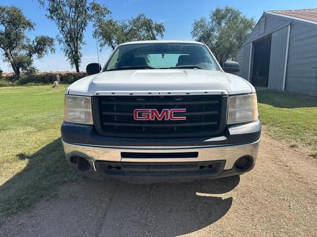 Image of GMC Sierra equipment image 1