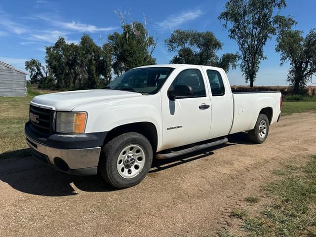 Image of GMC Sierra equipment image 2