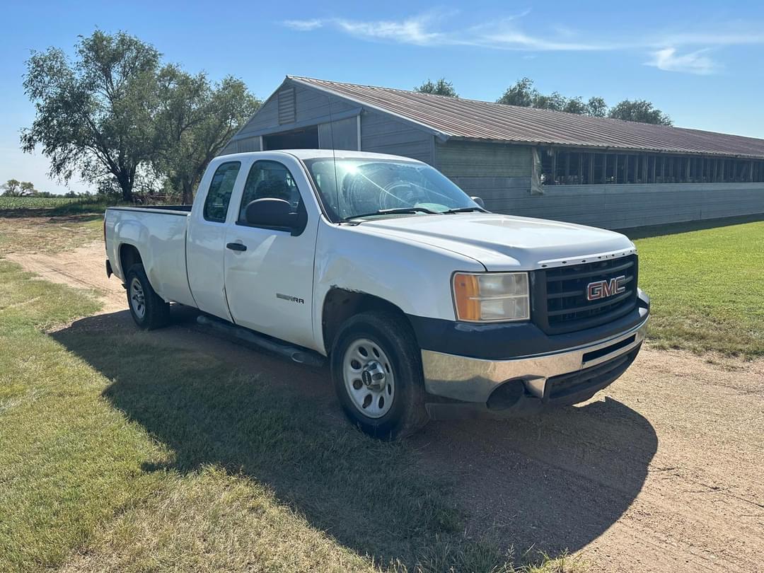 Image of GMC Sierra Primary image