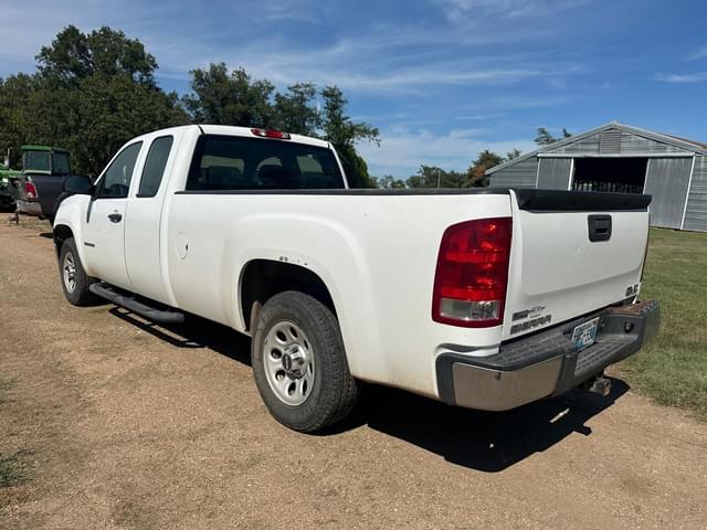 Image of GMC Sierra equipment image 4