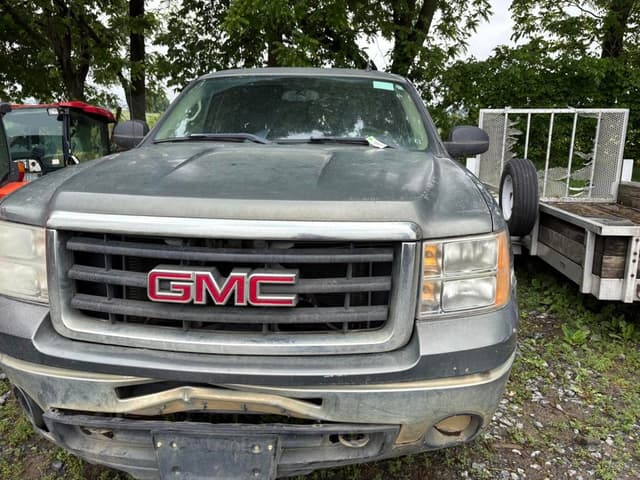 Image of GMC Sierra equipment image 2