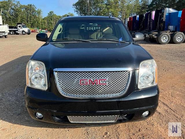 Image of GMC Yukon equipment image 1