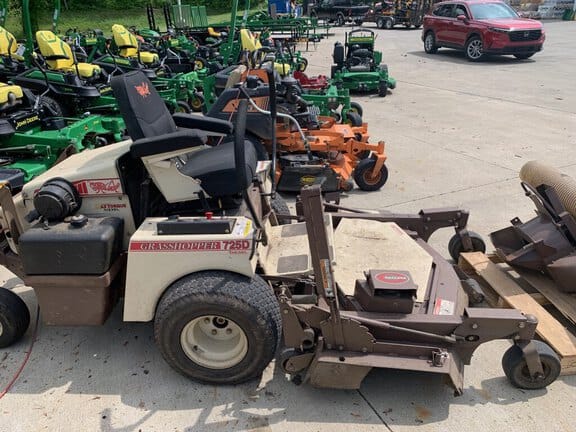 2011 Grasshopper 725D Equipment Image0