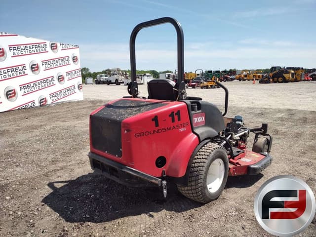 Image of Toro Groundsmaster 7210 equipment image 4