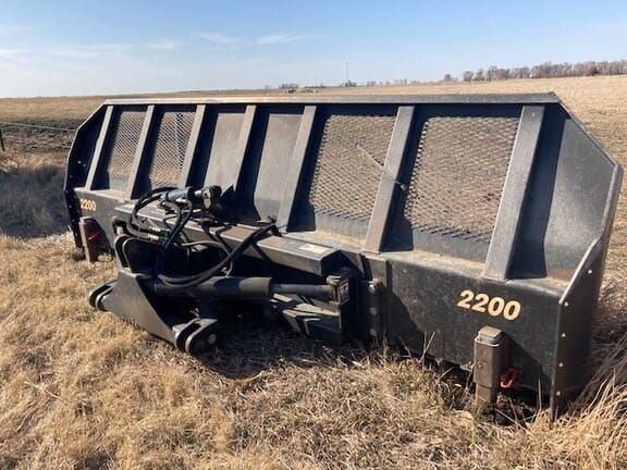 Main image Grouser 2200