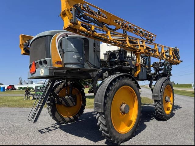 Image of Hagie STS10 equipment image 2