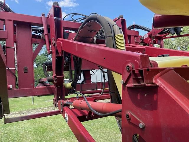 Image of Hardi Commander 4400 equipment image 2