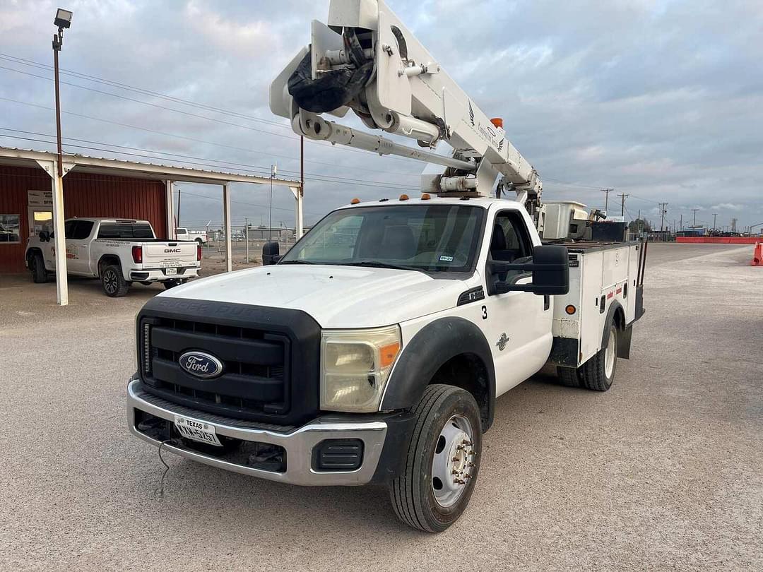 Image of Ford F-550 Primary image