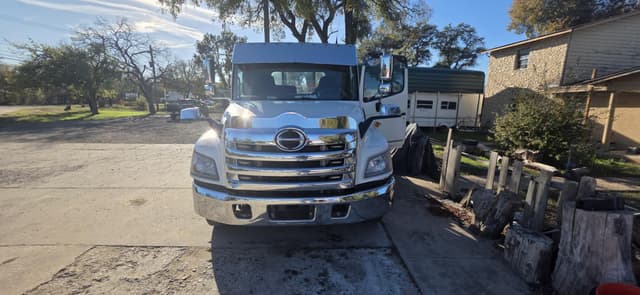 Image of Hino 258 equipment image 4