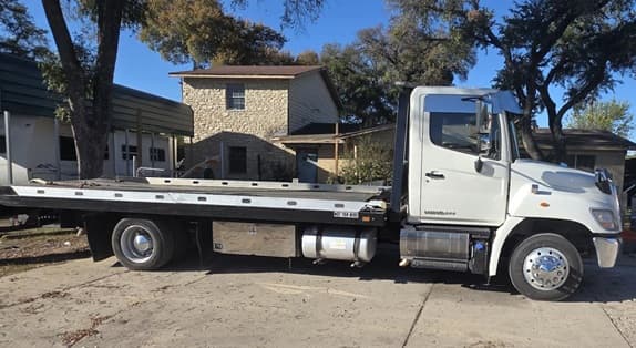 Image of Hino 258 equipment image 1