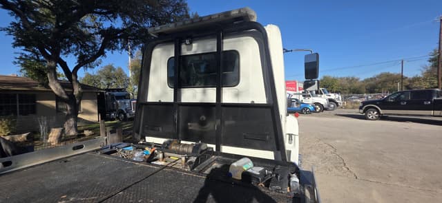 Image of Hino 258 equipment image 3