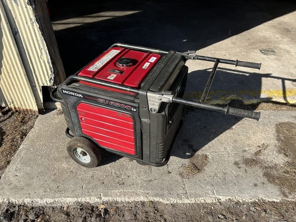 2011 Honda EU 6500is Equipment Image0