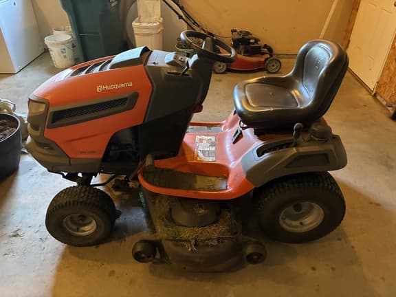 Image of Husqvarna YTH2348 equipment image 3