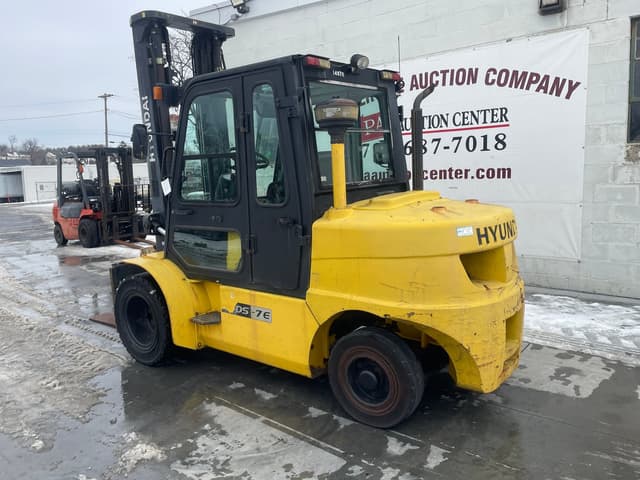 Image of Hyundai 45DS-7E equipment image 3