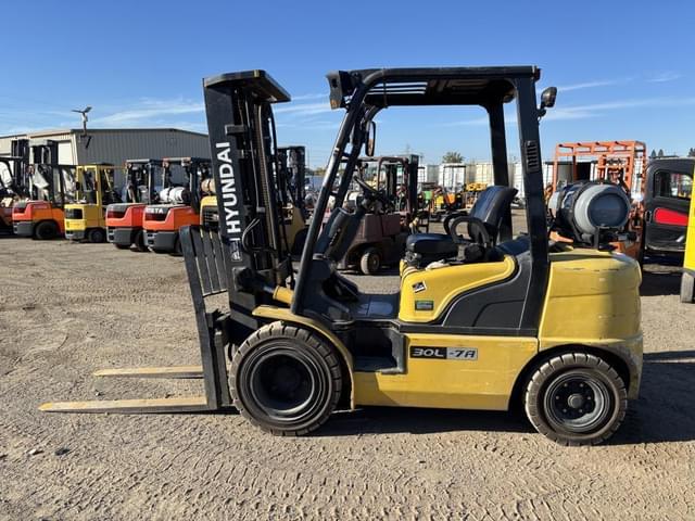 Image of Hyundai 30L-7A equipment image 4