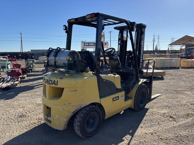 Image of Hyundai 30L-7A equipment image 2