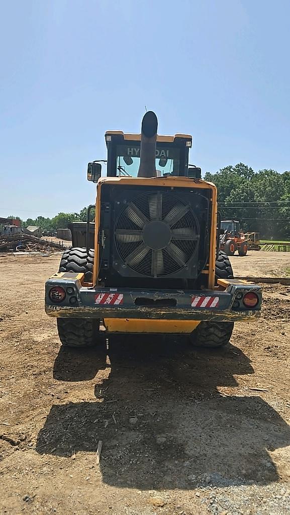Image of Hyundai HL740-9 equipment image 3