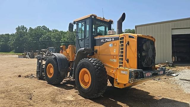 Image of Hyundai HL740-9 equipment image 1