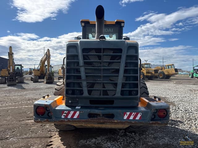 Image of Hyundai HL740-9 equipment image 4