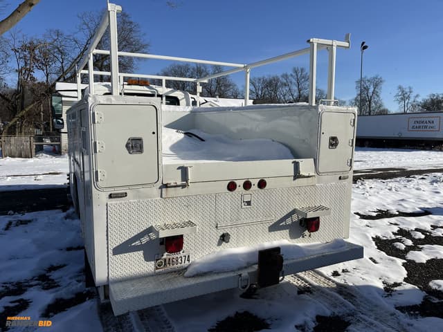 Image of International 4100 equipment image 3