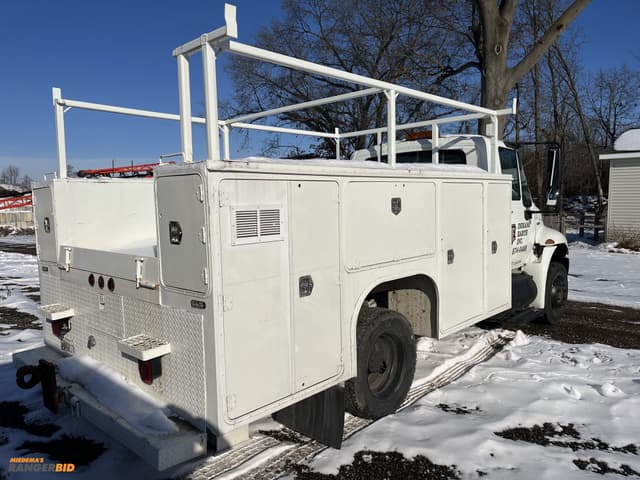 Image of International 4100 equipment image 4