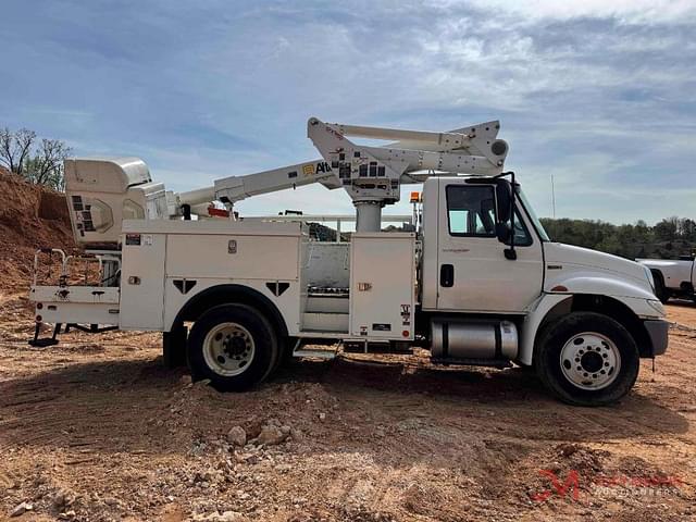 Image of International 4300 equipment image 1
