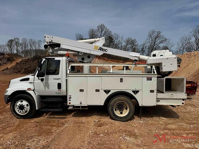 Image of International 4300 equipment image 4